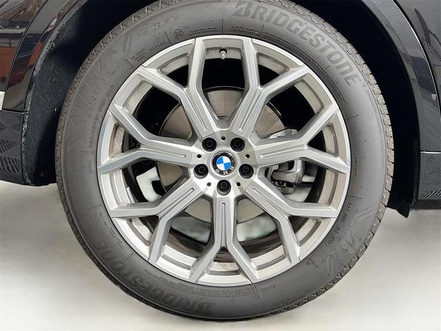 Photo of 2025 Black Sapphire BMW X7