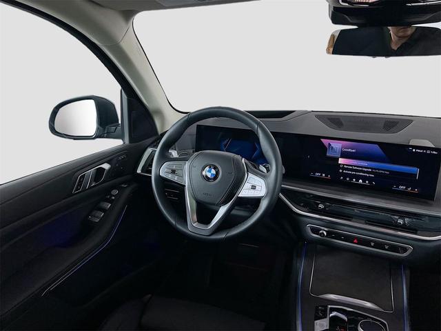 Photo of 2025 Black Sapphire BMW X7