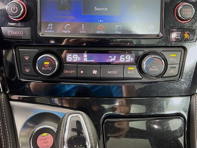 Photo of 2018 Brilliant Silver Nissan Maxima