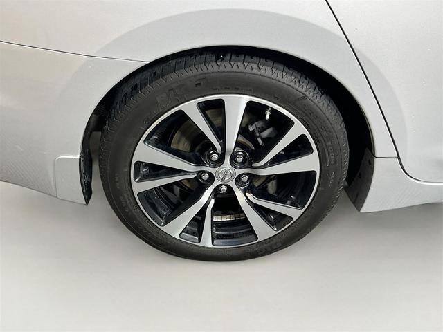 Photo of 2018 Brilliant Silver Nissan Maxima