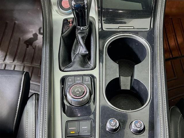 Photo of 2018 Brilliant Silver Nissan Maxima