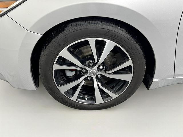 Photo of 2018 Brilliant Silver Nissan Maxima