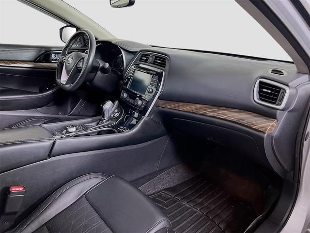 Photo of 2018 Brilliant Silver Nissan Maxima