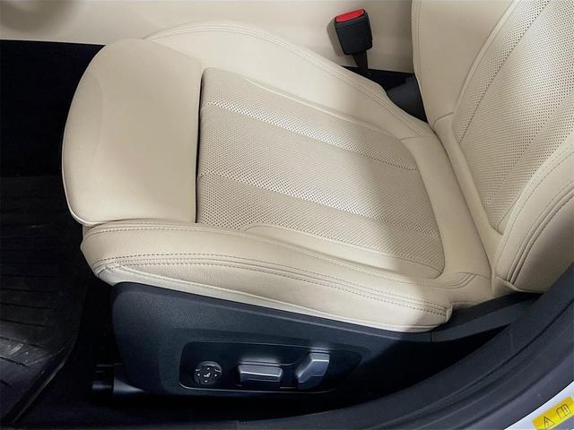 Photo of 2023 White Metallic BMW i4 Gran Coupe