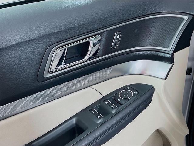 Photo of 2018 Ingot Silver Ford Explorer