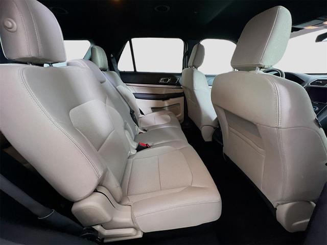 Photo of 2018 Ingot Silver Ford Explorer