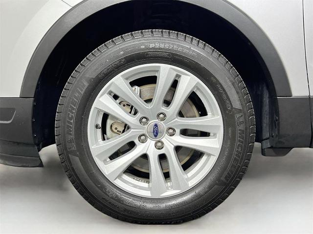 Photo of 2018 Ingot Silver Ford Explorer