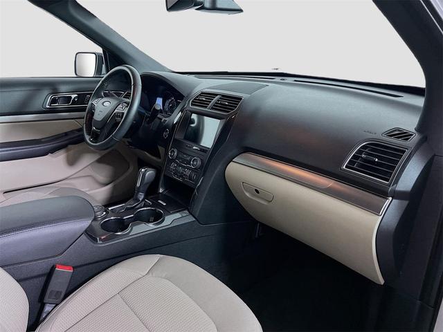 Photo of 2018 Ingot Silver Ford Explorer