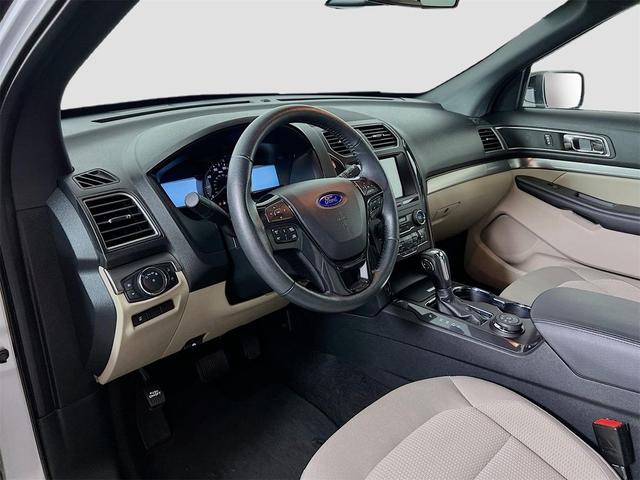 Photo of 2018 Ingot Silver Ford Explorer