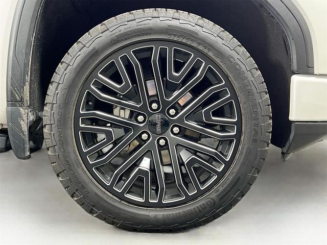 Photo of 2022 White Frost Tricoat GMC Sierra 1500