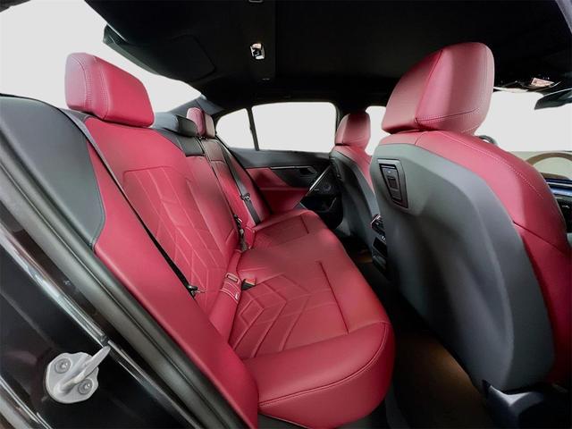 Photo of 2025 Graphite BMW i5