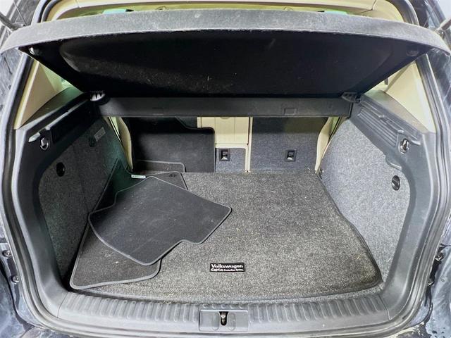 Photo of 2017 Deep Black Pearl Volkswagen Tiguan