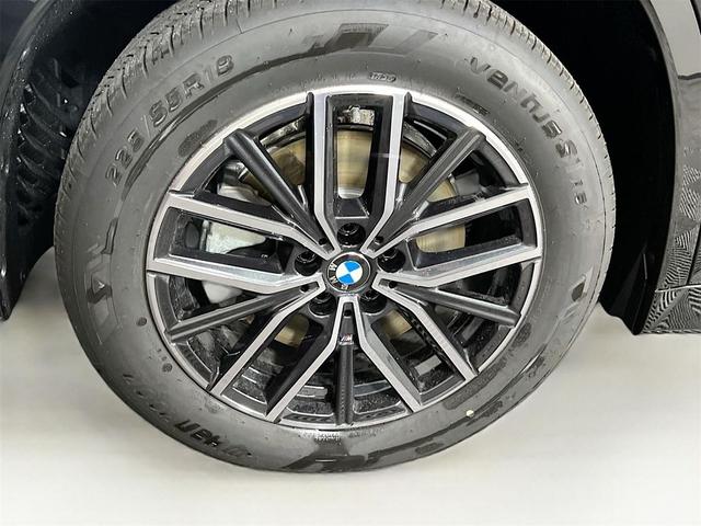 Photo of 2025 Black Sapphire Metallic BMW X1
