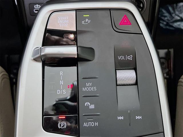 Photo of 2025 Black Sapphire Metallic BMW X1
