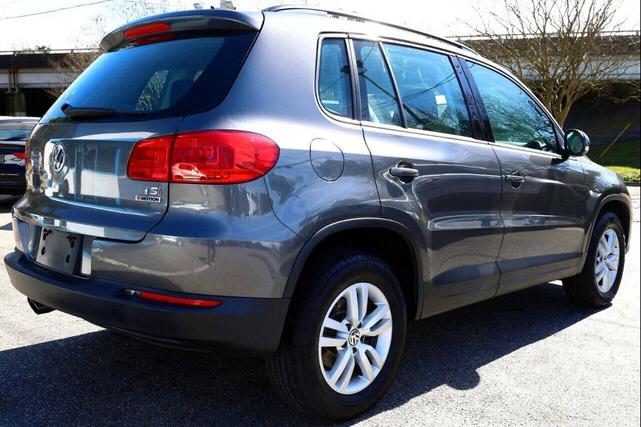 Photo of 2016 Gray Volkswagen Tiguan