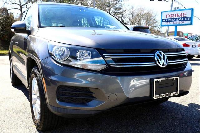 Photo of 2016 Gray Volkswagen Tiguan