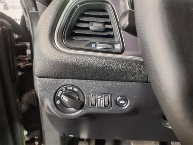 Photo of 2015 Pitch Black Clearcoat Dodge Challenger