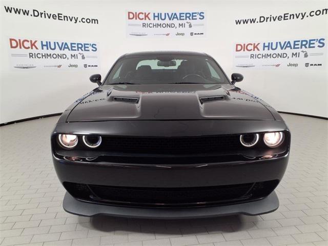 Photo of 2015 Pitch Black Clearcoat Dodge Challenger