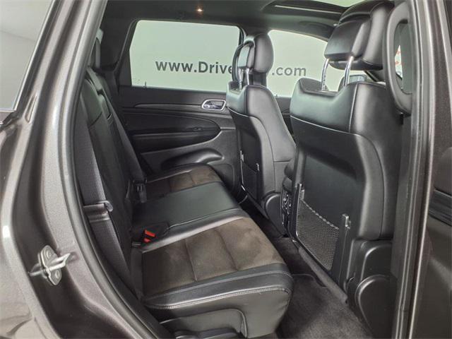 Photo of 2019 Granite Crystal Metallic Clearcoat Jeep Grand Cherokee