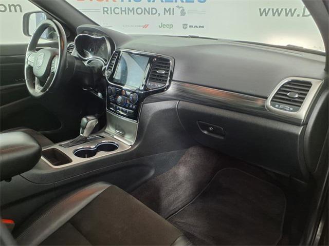 Photo of 2019 Granite Crystal Metallic Clearcoat Jeep Grand Cherokee