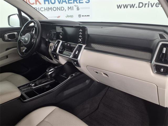 Photo of 2021 Sparkling Silver Kia Sorento