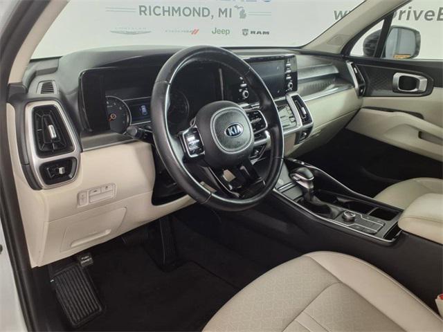Photo of 2021 Sparkling Silver Kia Sorento