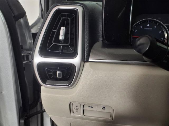 Photo of 2021 Sparkling Silver Kia Sorento