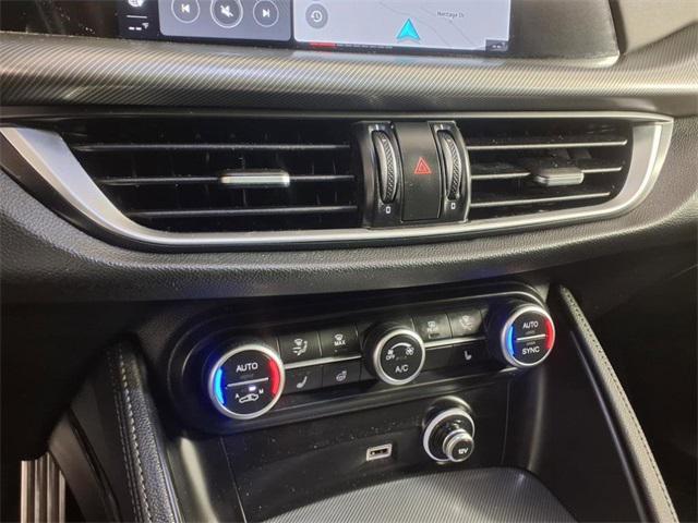Photo of 2024 Vulcano Black Metallic Alfa Romeo Stelvio