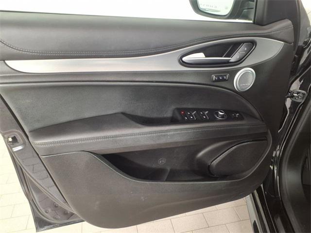 Photo of 2024 Vulcano Black Metallic Alfa Romeo Stelvio