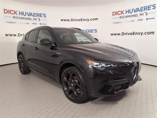 Photo of 2024 Vulcano Black Metallic Alfa Romeo Stelvio