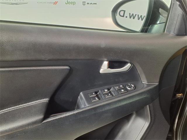 Photo of 2014 Black Cherry Kia Sportage
