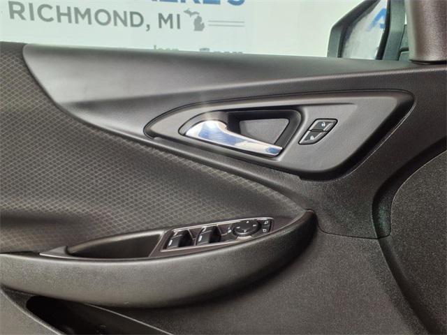 Photo of 2022 Silver Ice Metallic Chevrolet Malibu