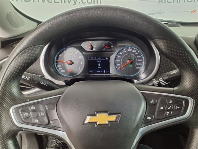 Photo of 2022 Silver Ice Metallic Chevrolet Malibu