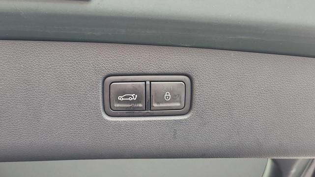 Photo of 2023 Brunswick Green Genesis GV70