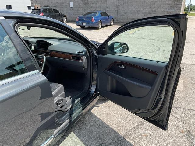 Photo of 2013 Savile Gray Metallic Volvo S80