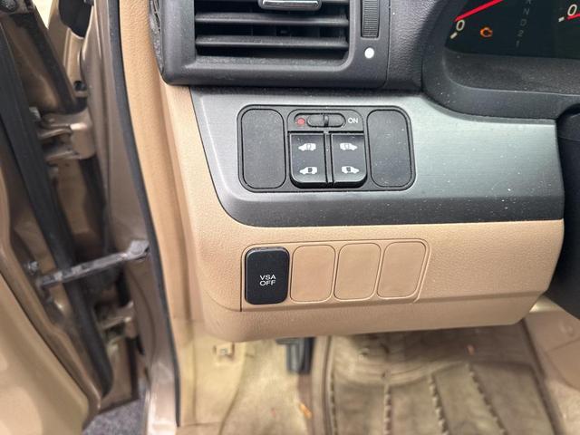Photo of 2005 Champagne Honda Odyssey