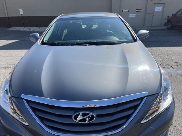 Photo of 2013 Harbor Gray Metallic Hyundai SONATA