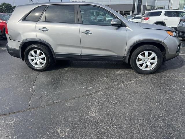 Photo of 2013 Satin Metal Kia Sorento