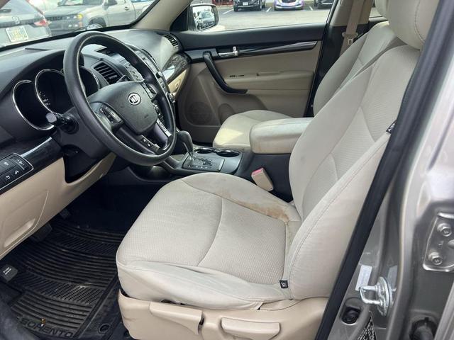 Photo of 2013 Satin Metal Kia Sorento