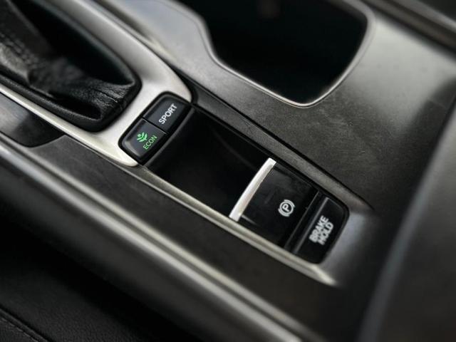 Photo of 2020 Lunar Silver Metallic Honda Accord