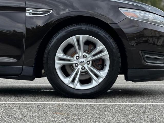 Photo of 2013 Kodiak Brown Metallic Ford Taurus