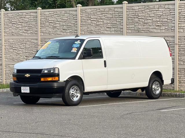 Photo of 2018 Summit White Chevrolet Express 2500