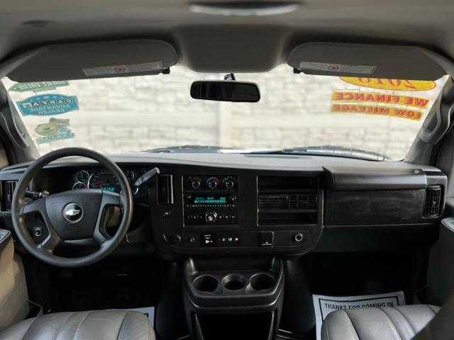 Photo of 2018 Summit White Chevrolet Express 2500