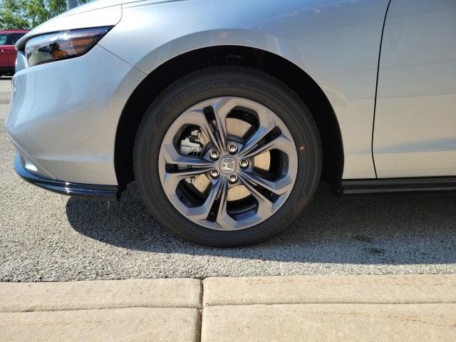 Photo of 2025 Solar Silver Metallic Honda Accord Hybrid