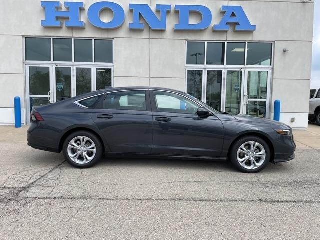 Photo of 2025 Meteorite Gray Metallic Honda Accord