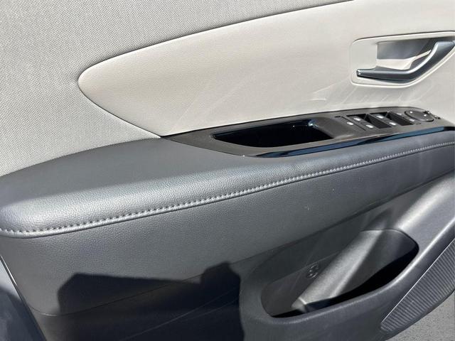 Photo of 2025 Hampton Gray Hyundai TUCSON