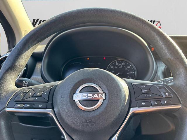Photo of 2023 2 Tone Gray / Black Nissan Kicks