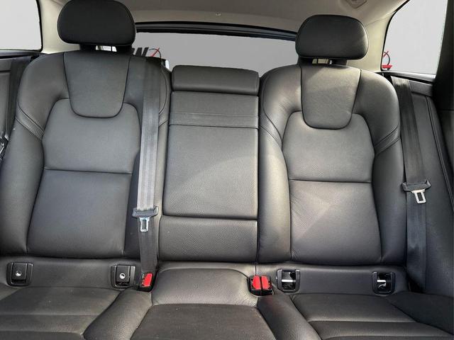 Photo of 2018 White Volvo XC60