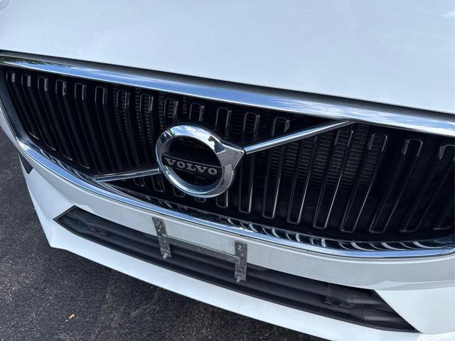 Photo of 2018 White Volvo XC60