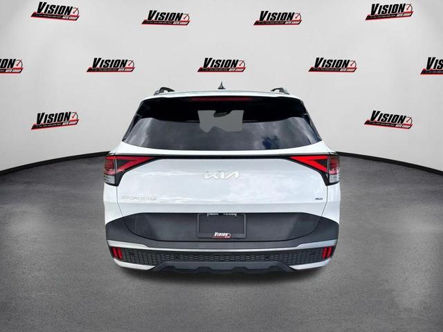 Photo of 2023 Glacial White Pearl Kia Sportage